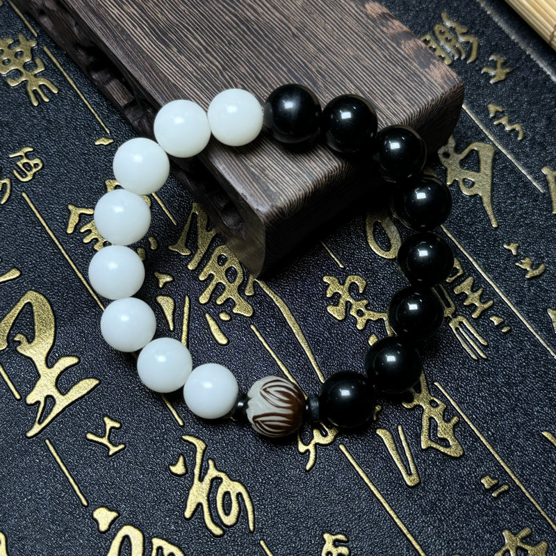 Lotus-carved bodhi root bracelet